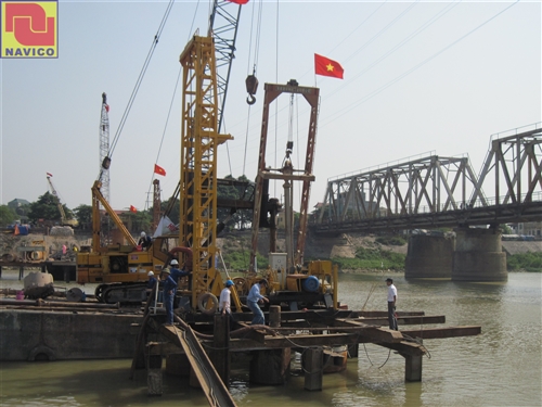 Bàn giao máy khoan cọc nhồi cho Tổng công ty công trình đường sắt tại Thị Cầu, Bắc Ninh
